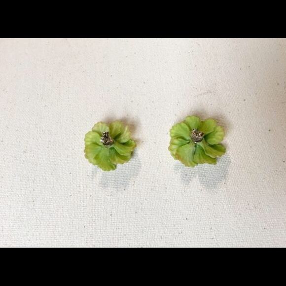 Vintage Green Flower with pearl statement earrings - Picture 5 of 9